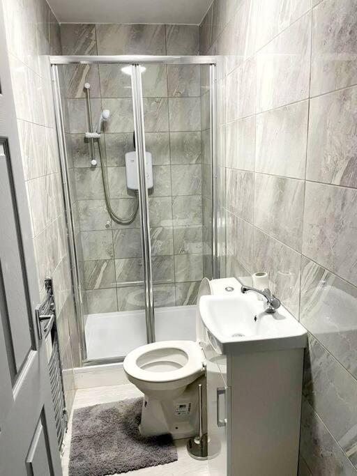 Entrepreneur Stays - 8 Guest House Liverpool Esterno foto